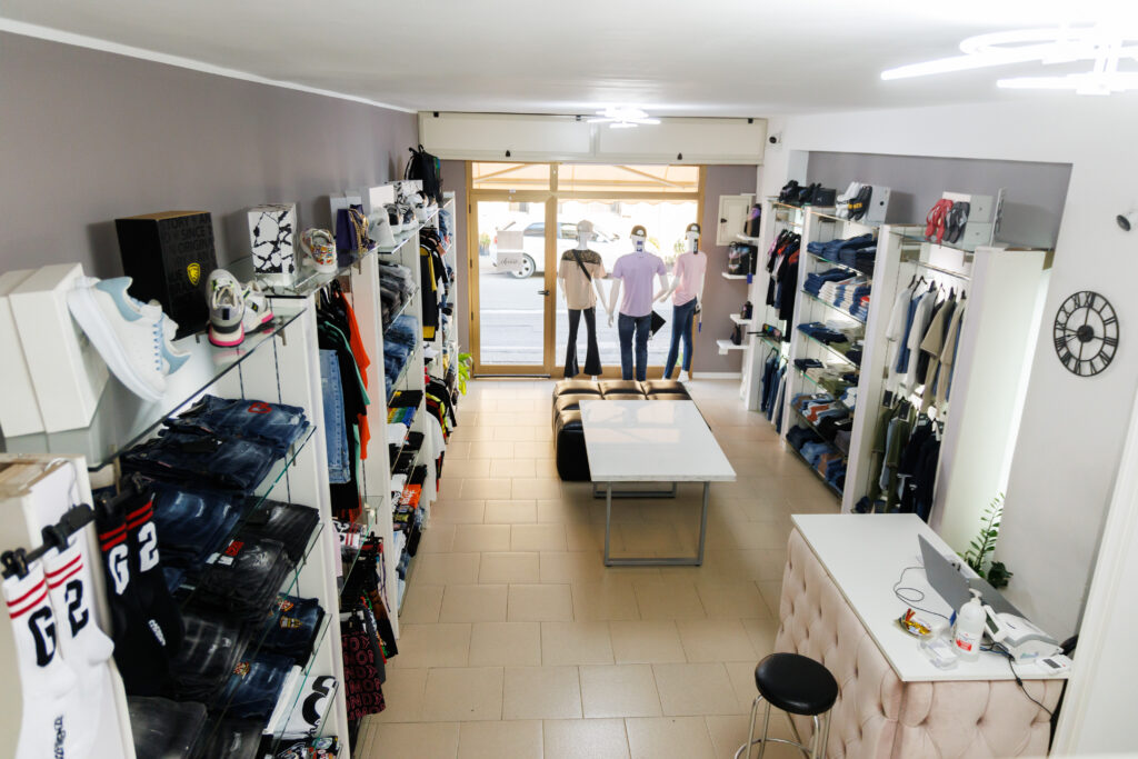 scarpe casual di marca a Condofuri Marina

